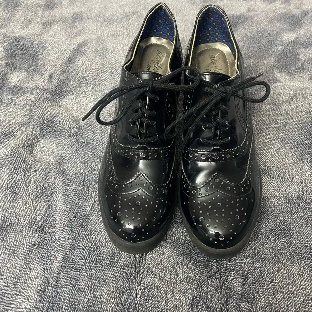 Dexflex Comfort black patent leather wingtip Oxford shoes.‎ Festival